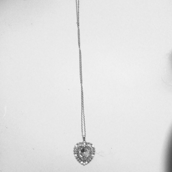 Jewelry - Heart necklace
