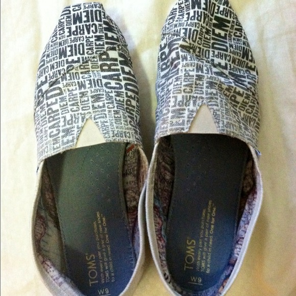 Carpe Diem Toms