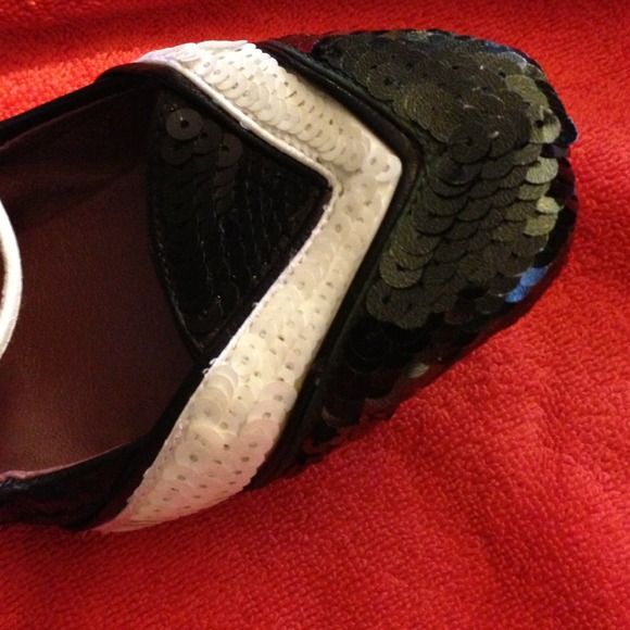 Sold! Authentic*Miu Miu fun green,black flats - Picture 3 of 4