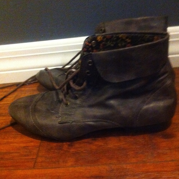 Boots - Picture 2 of 2