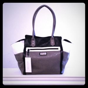 Kenneth Cole Handbags - Kenneth Cole Handbag Kenneth Cole Handbags - Kenneth Cole Handbag