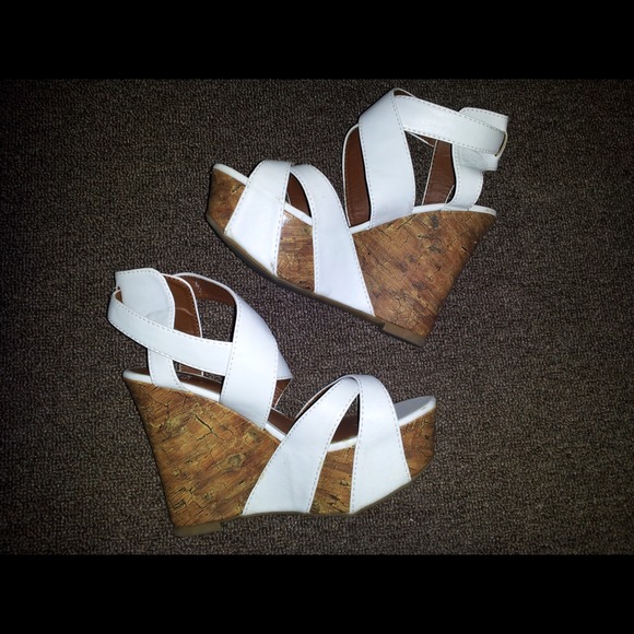 🔴TRADED🔴White Wedge Sandals