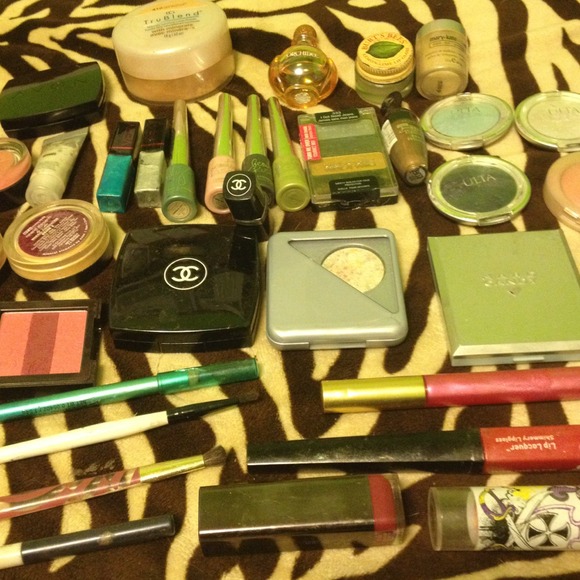 Makeup bundle - Picture 3 of 4