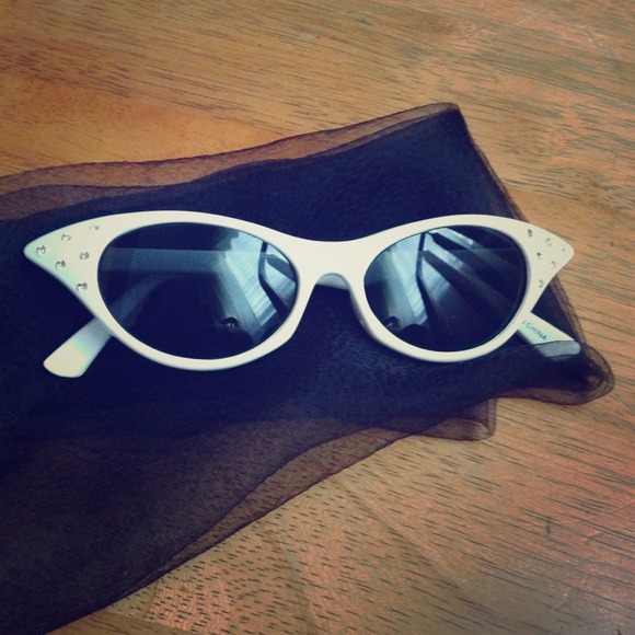 ♥SOLD♥ Brand new cat eye glasses
