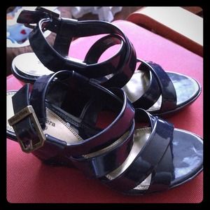 Simply Vera strappy sandal wedge