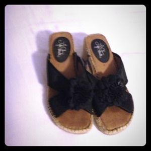 Life stride slide on sandals black