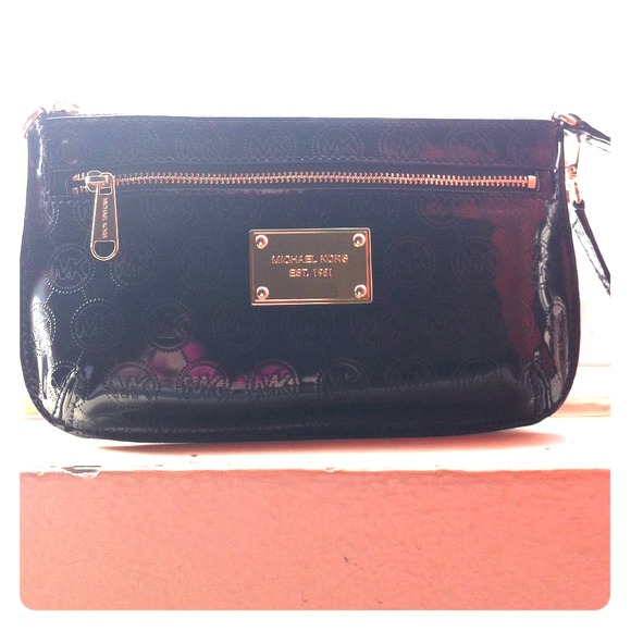 🍭Michael Kors wristlet/clutch🍭reduced