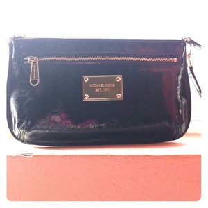 🍭Michael Kors wristlet/clutch🍭reduced