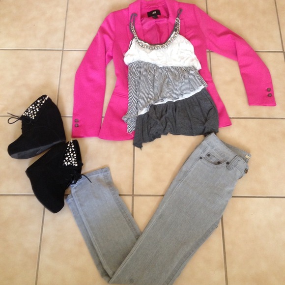 🔴SOLD!🔴 Layered Flowy Tank Top - Picture 2 of 2