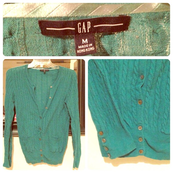 🎀SOLD 🎀 GAP cable knit cardigan