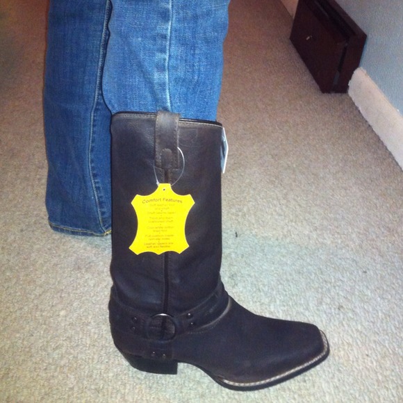 SOLD!!!! BRAND NEW Smoky Mountain Harness Boots - Picture 2 of 4