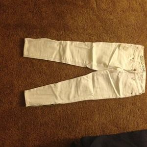 White skinny jeans