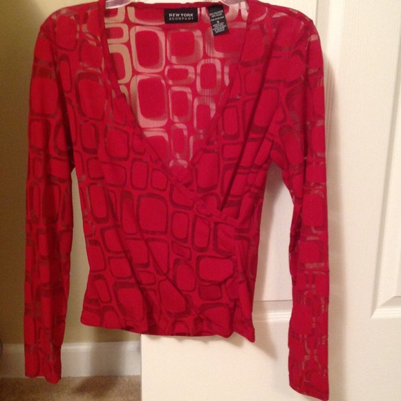 Red geometric sheer v neck top