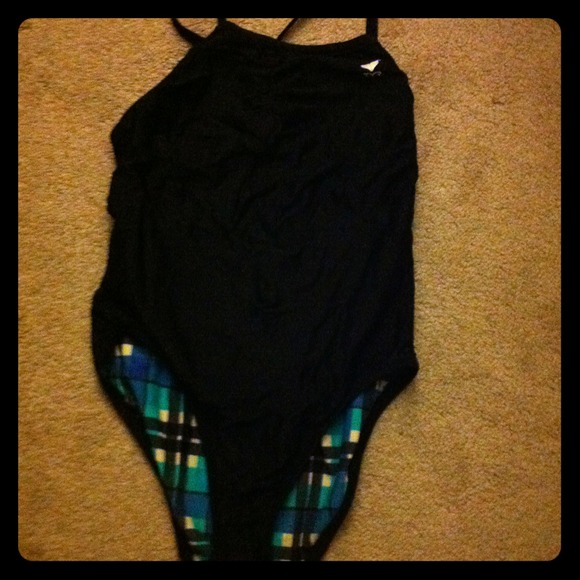 TYR suit bundle