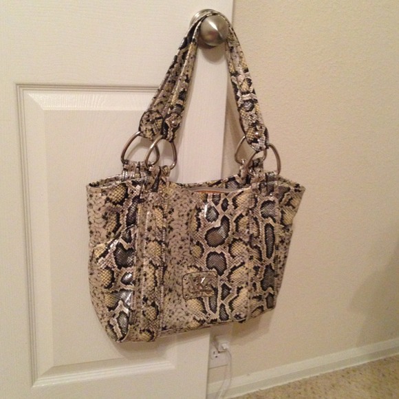 🚫🚫SOLD🚫🚫Kathy Van Zeeland Medusa Metallic Tote