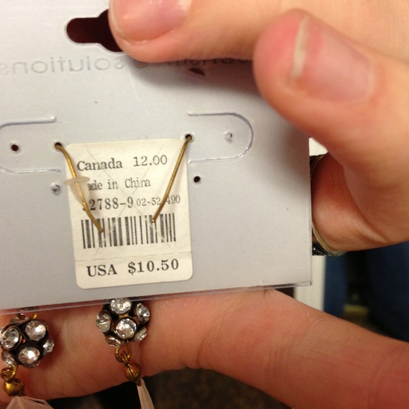 Light pink feather earrings - Picture 4 of 4