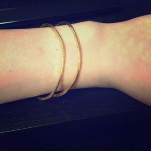 Set of 2 skinny gold bangles