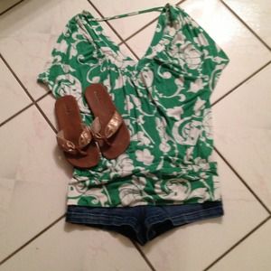 ❌Sold❌ open back shirt💚