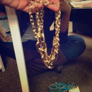 Chunky gold chain