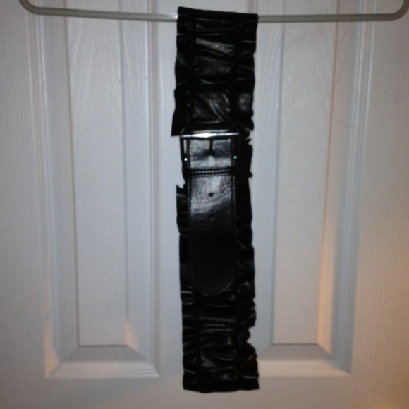 Black stretch belt. NWOT