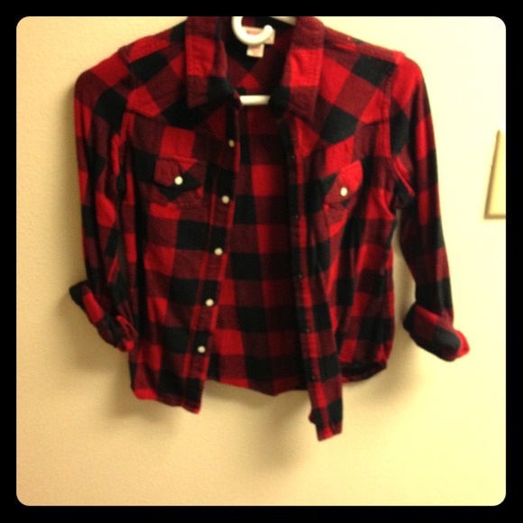 Red and black plaid flannel shirt!