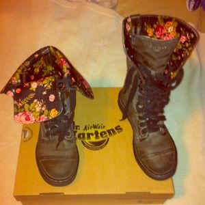 Dr.Martens triumph boots floral