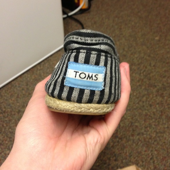 Grey and black pinstripe toms - Picture 3 of 4