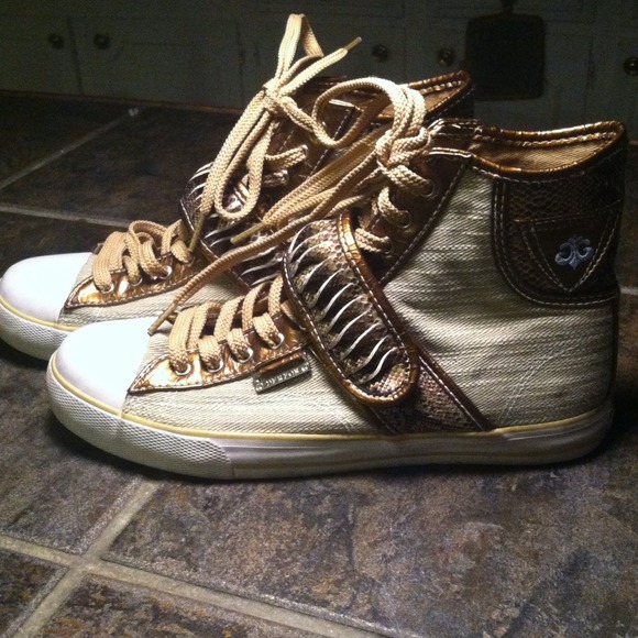 dereon shoes official website