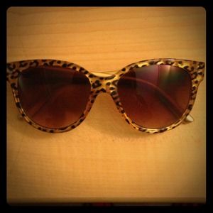 🚫SOLD🚫leopard print sunglasses