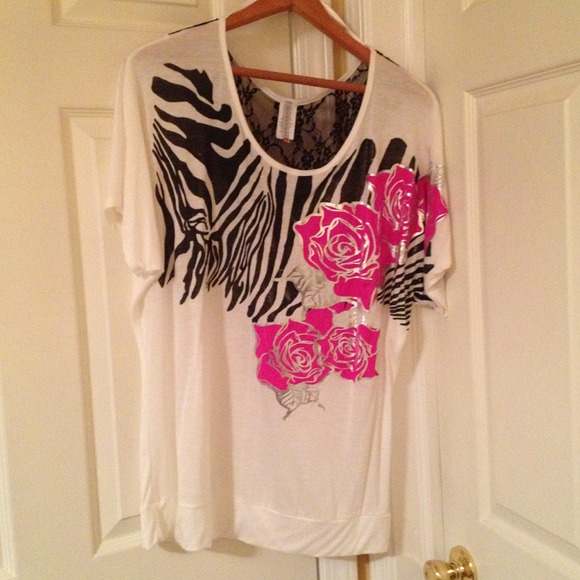 💀Sold in a bundle💀Zebra and flower print shirt - Picture 1 of 2