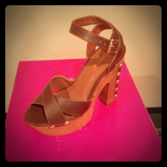 💰SOLD as a bundle!!💰Brown High Heeled Sandals