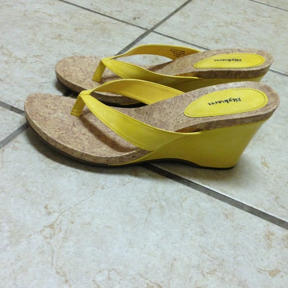 yellow wedges