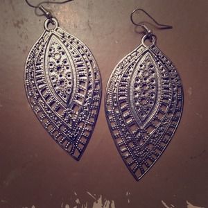 Textured leaf earrings