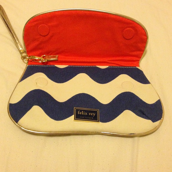 SOLD patterned wristlet w/bright orange interior - Picture 2 of 4