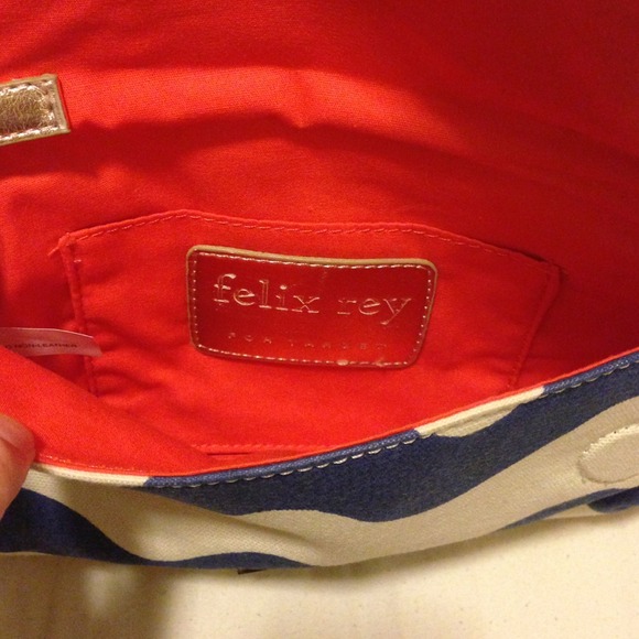 SOLD patterned wristlet w/bright orange interior - Picture 3 of 4