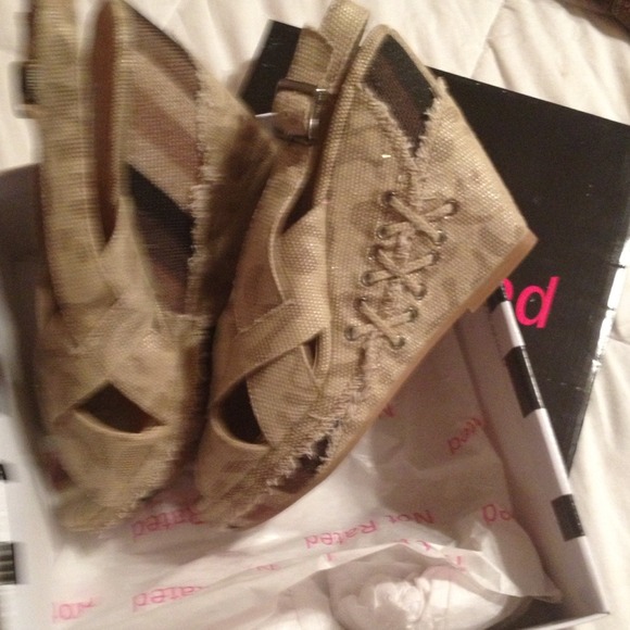 ***SOLD***2 pairs for $20 :) Wedge sandals. New. - Picture 4 of 4