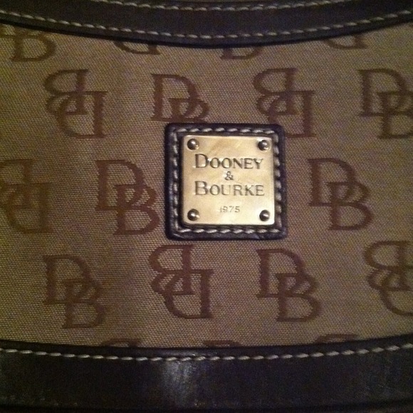 Purse - Picture 2 of 3