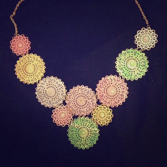TRADE? Vintage pastel pearl necklace