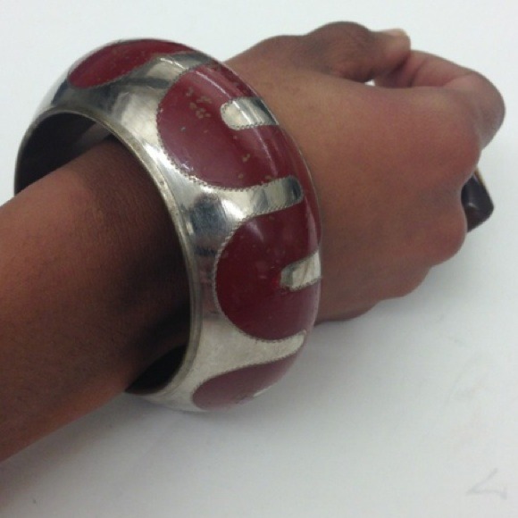 Vintage Metal Bangle - Silver/Burgundy - Picture 4 of 4