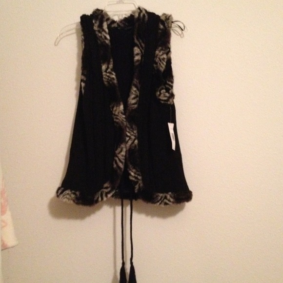 Faux fur trimmed sweater vest