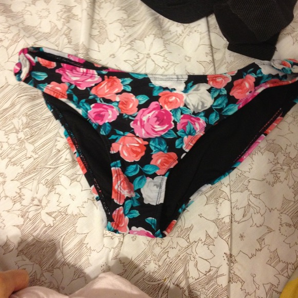 All size small bathing suits forever21 aerie vs - Picture 2 of 4
