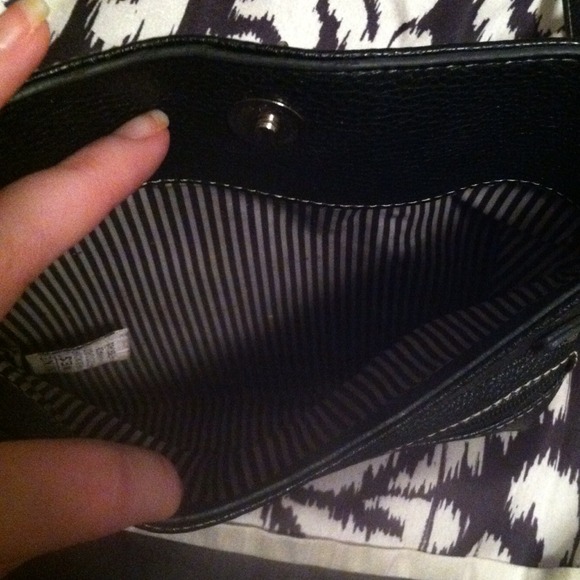 SOLD Studded Nine West cross body clutch/purse 💗 - Picture 3 of 4