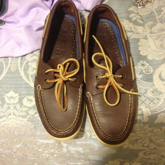 Mens 7 1/2 sperrys brown
