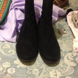 Women's short boot size 8