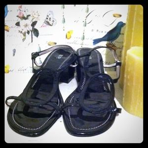 Black shoes size 9