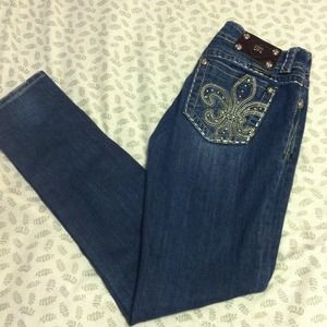 New Skinny leg Miss Me jeans. Size 28.