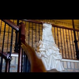 ❌ON HOLD🚫Essence of Australia wedding gown❌