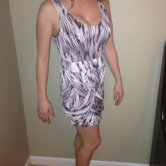 ⬇REDUCED😩NWOT boutique dress. very flattering👗