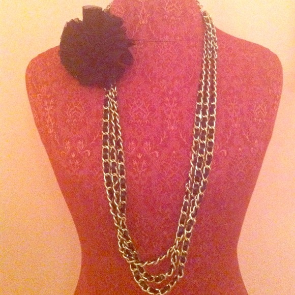 Forever 21 Floral Chain Necklace