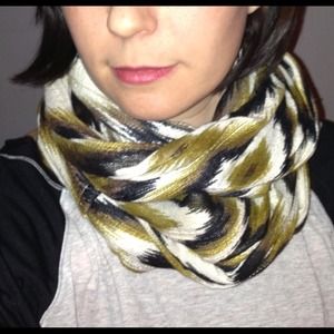 ⭐SOLD⭐ Urban Outfitters Infinity Scarf